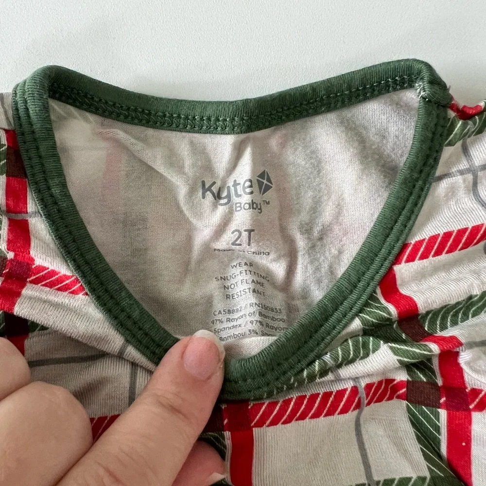 Kyte Baby Christmas Plaid Long sleeve and Pant Pajama Set 2T